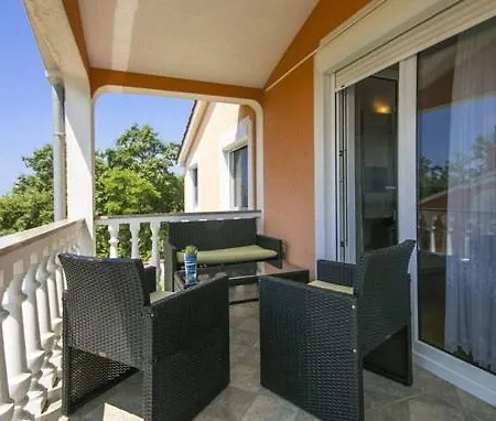 منزل للإقامة House Nevenka 1